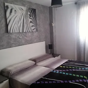 Piso Céntrico, Amplio, Luminoso Y Familiar Con Garaje. La Laguna (Tenerife)